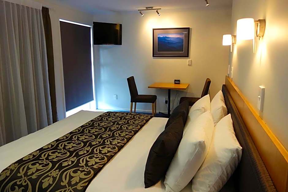 Parakai Springs Lodge