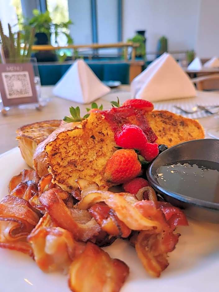 Courtyard Hotel Waterfall City