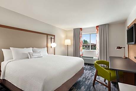 King Room with Roll-in Shower - Mobility and Hearing Accessible