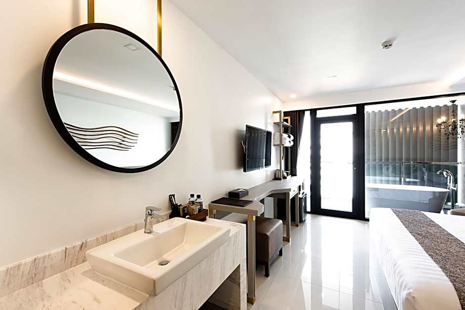 Blackwoods Hotel Pattaya - SHA Extra Plus