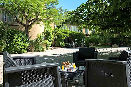 Logis Hôtel Castel Mouisson