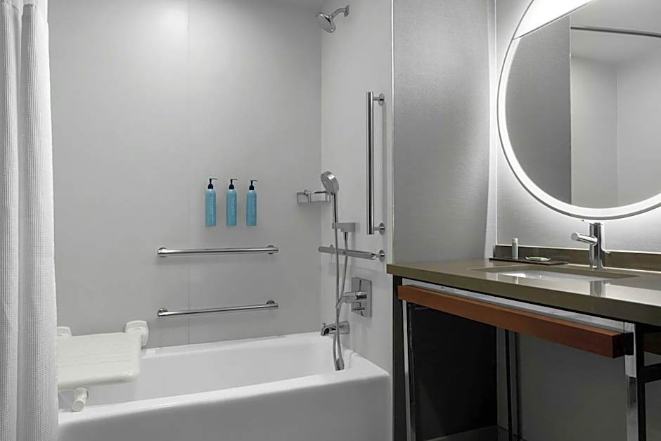 Courtyard by Marriott San Jose Airport