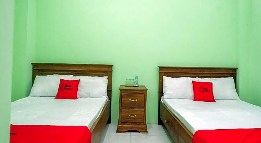 RedDoorz Syariah near Monumen Jogja Kembali