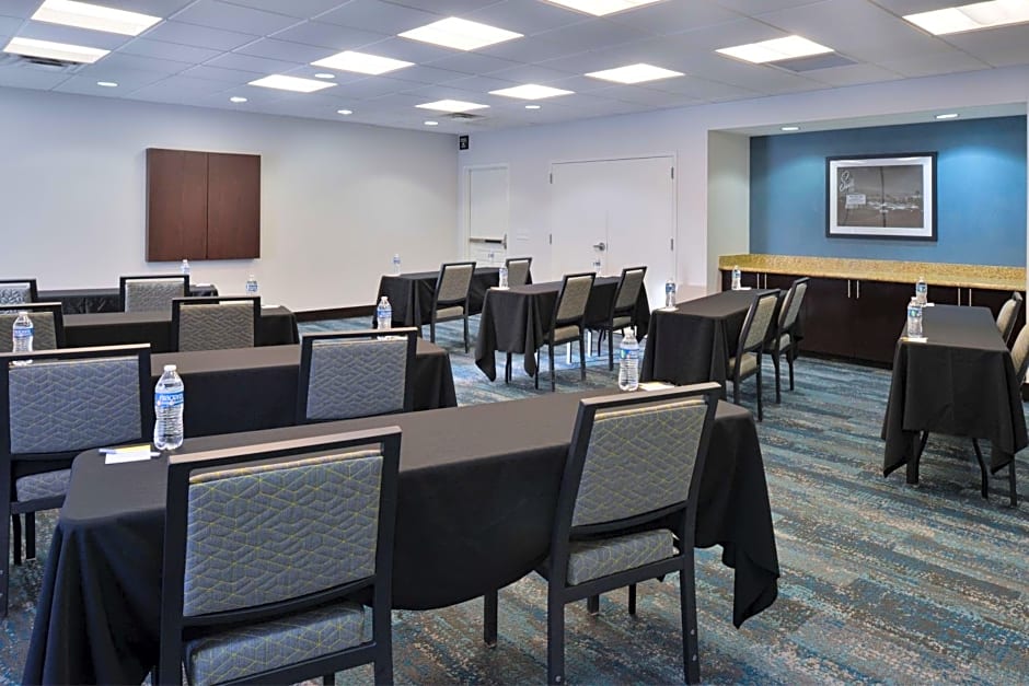 Hampton Inn By Hilton And Suites Las Vegas Airport