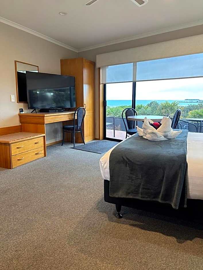 Baywatch Motor Lodge