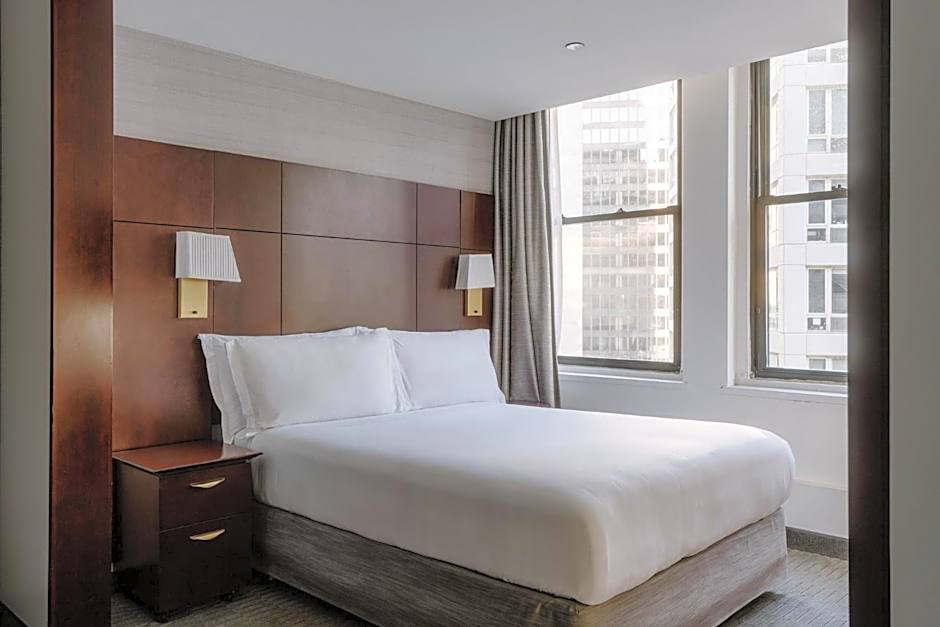 Club Quarters Hotel, Wacker at Michigan