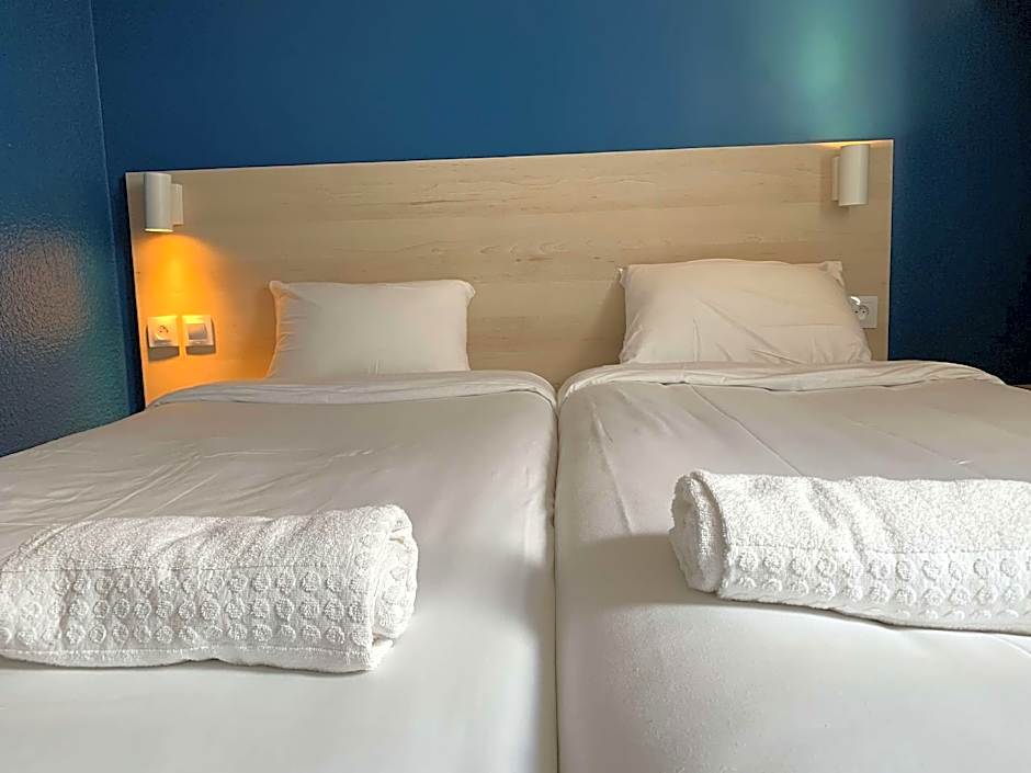 Kyriad Direct Dreux