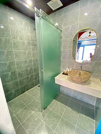 Deluxe Triple with Terrace