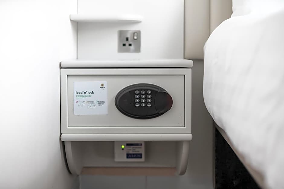 Tune Hotel - London, Liverpool Street