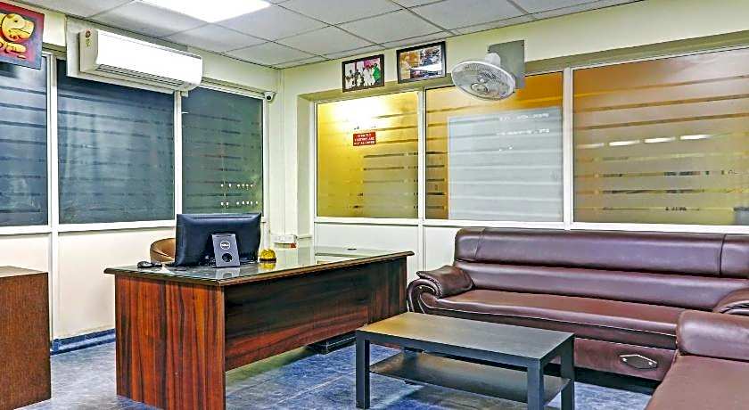 OYO 10595 Hotel Mirras