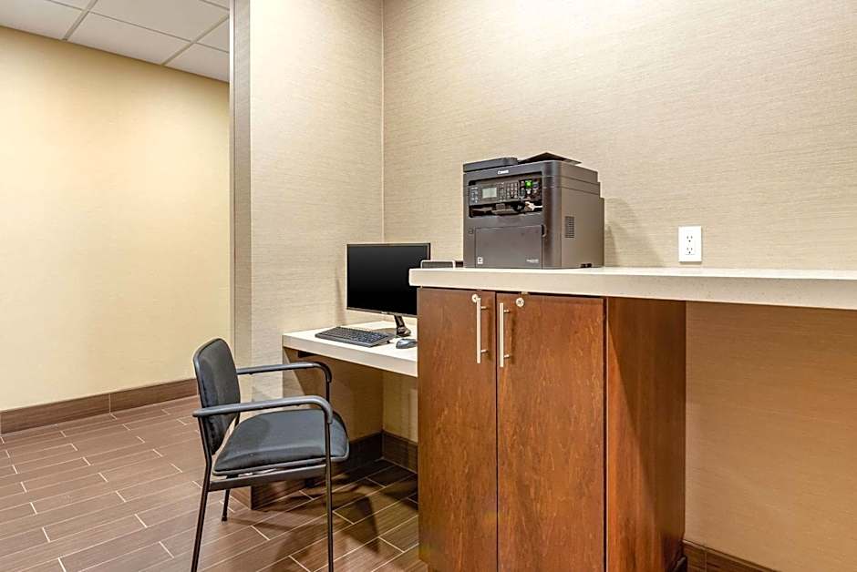 Comfort Inn & Suites