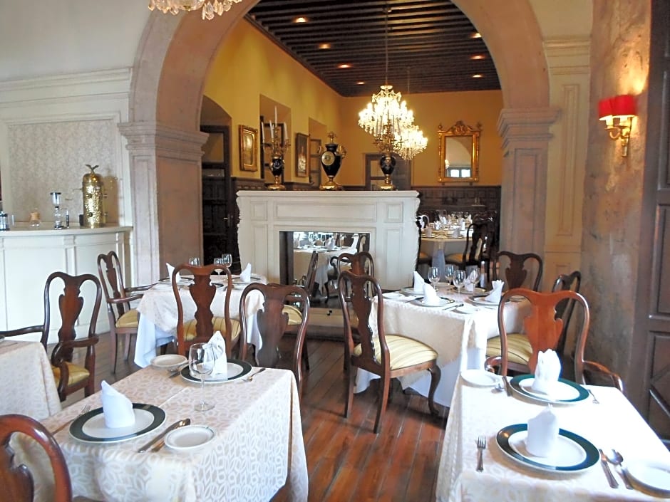 Hotel Virrey De Mendoza