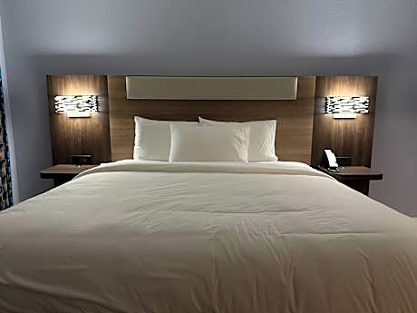 Apartment with Lake View