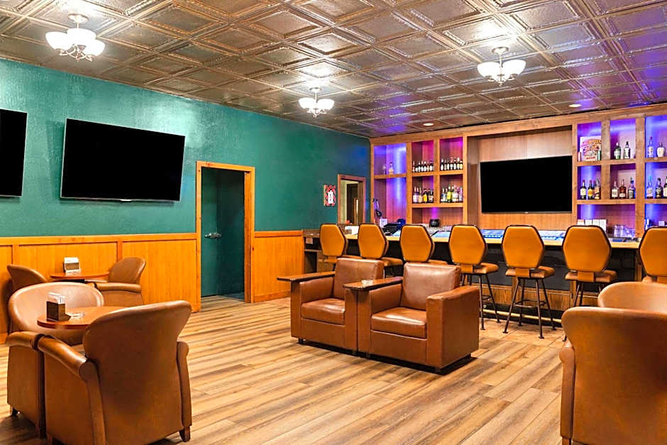 Super 8 by Wyndham Fallon