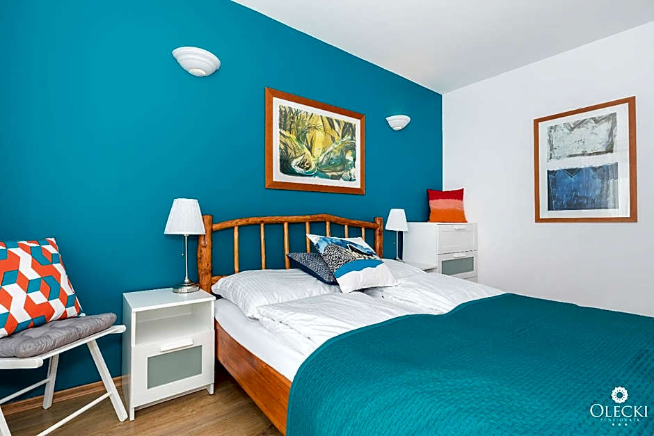 OLECKI Holiday House