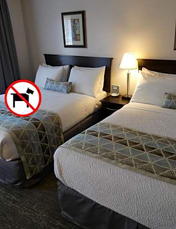 2 Queen Room with Kitchenette (Non-Pet Friendly)