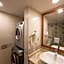 Sea Cliff Court Hotel & Luxury Apartments