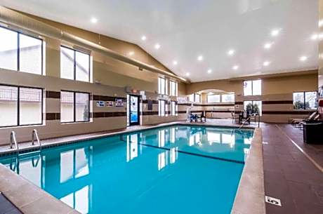 Comfort Inn & Suites University South