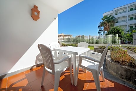 double standard with terrace 3 adults