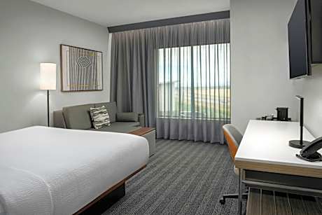 King Suite with Sofa Bed - Hearing Accessible