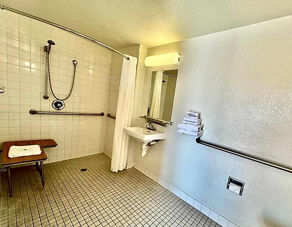 Studio 6 Bellflower CA Los Angeles