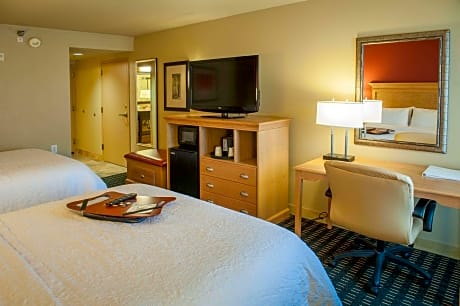 2 Queen Beds Fridge/Microwave Nonsmok