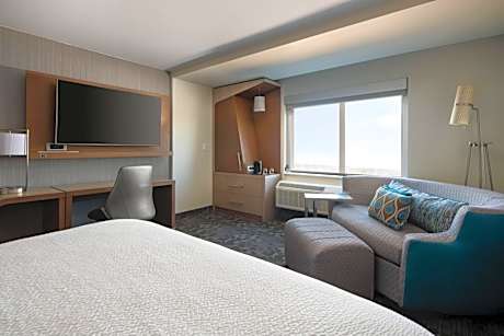 King Room with Sofa Bed - Hearing Accessible