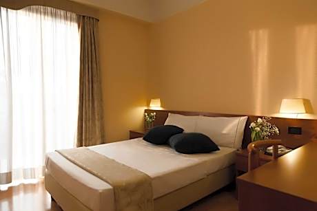 Double Room (1 Adult)