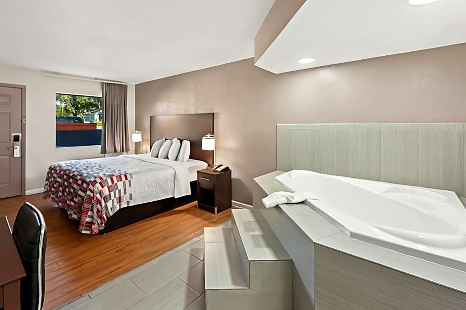 Red Roof Inn Muscle Shoals