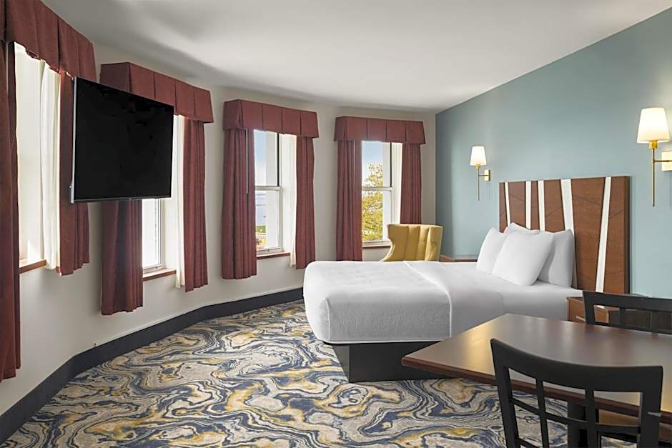 Hotel Chequamegon, BW Signature Collection
