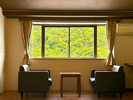 Japanese-Style Family Room - Non-Smoking