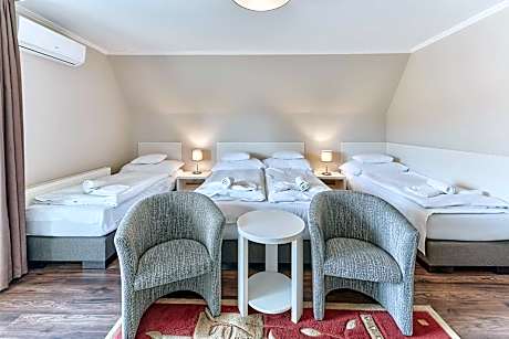 Quadruple Room with Bathroom