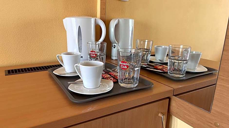 Manuela Ifjúsági Hotel