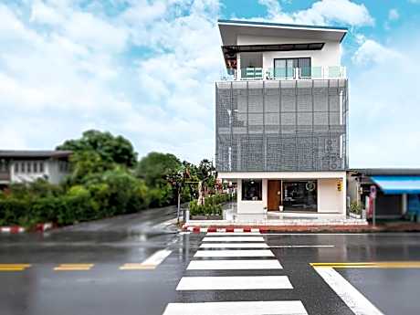 Moonlight Cafe and Hotel