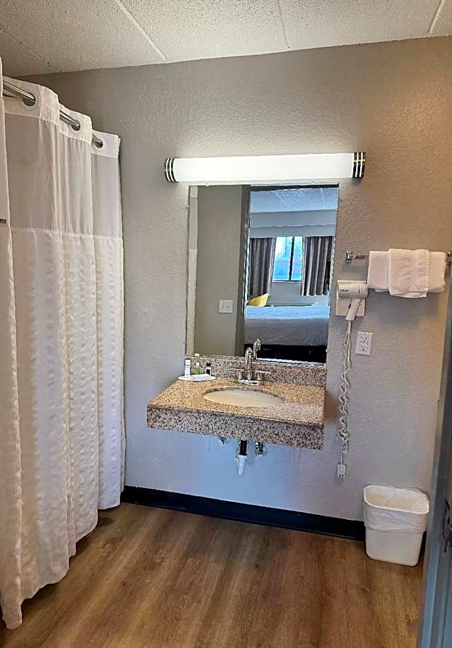 Days Inn by Wyndham Cloverdale Greencastle