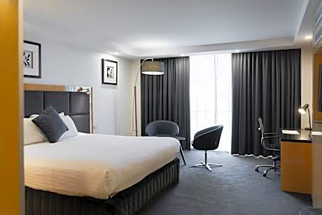 Staycation – Park and Stay