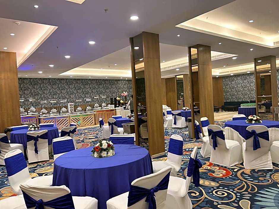 Vibe By The LaLiT Traveller