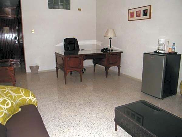Parque Inn Hotel & Suites