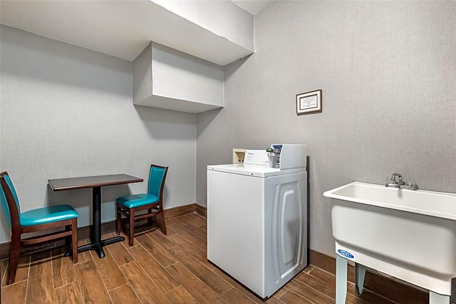 Best Western Plus Liberal Hotel & Suites
