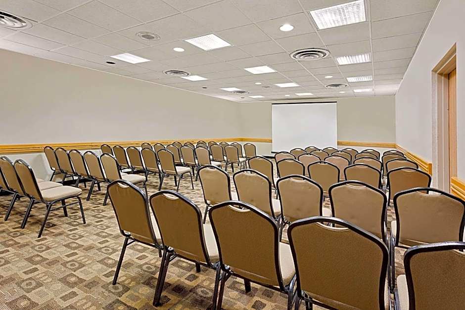 Ramada by Wyndham Marquette