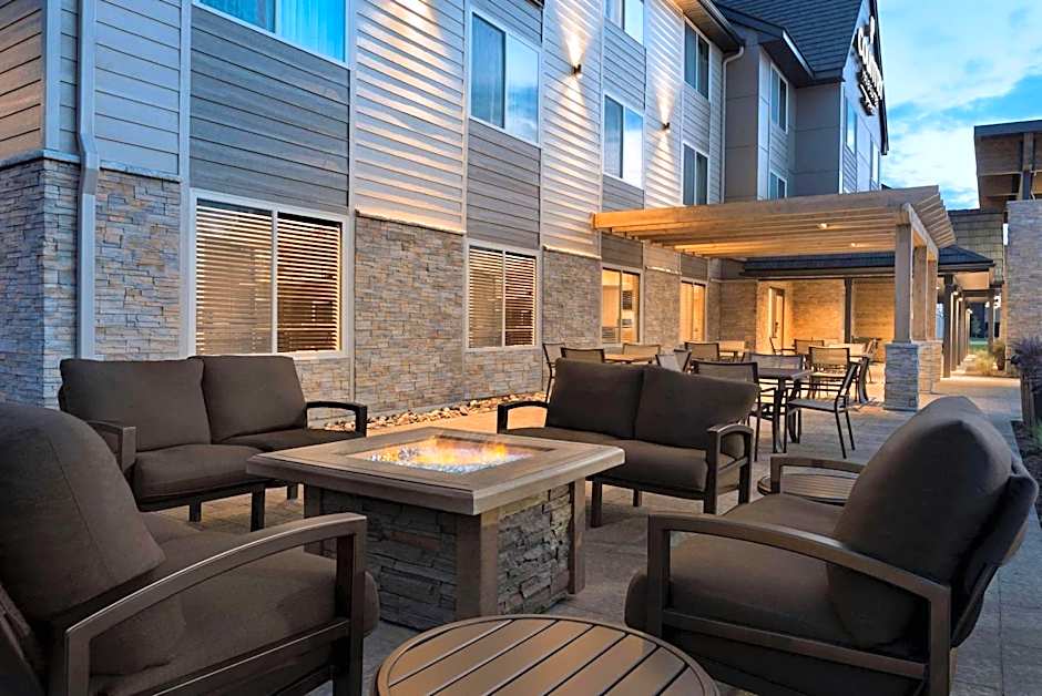 Country Inn & Suites by Radisson, St. Cloud West, MN