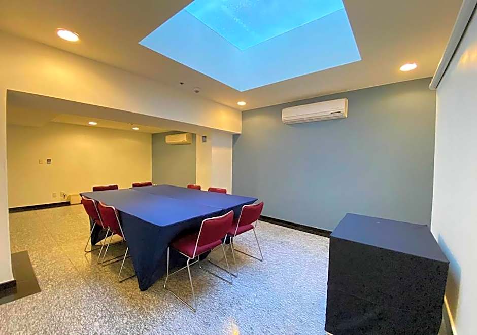 Hotel MX forum buenavista CDMX, Trademark by Wyndham