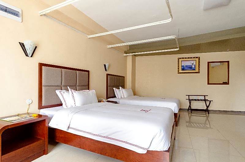 Hillside Plaza Hotel