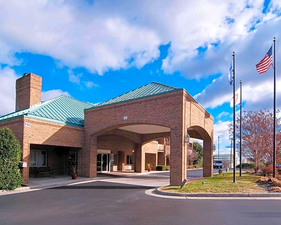 Comfort Suites Inn at Ridgewood Farm