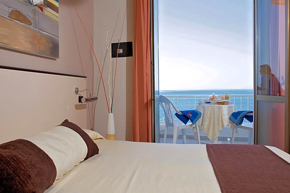 Beach Hotel Terracotta