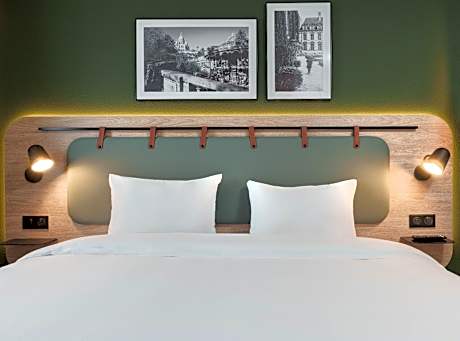Standard room - 1 King Bed 1 Sofa Bed