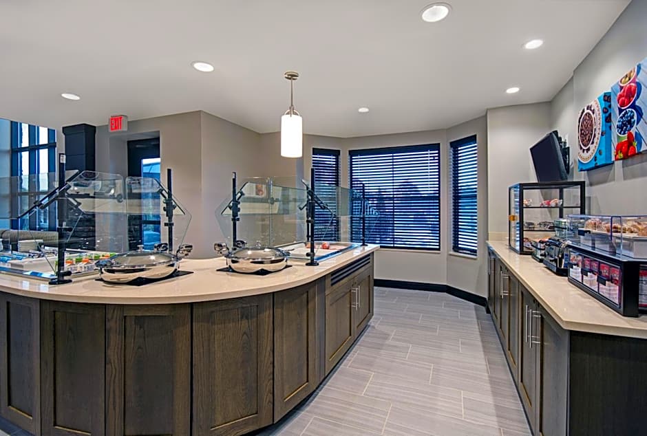 Staybridge Suites Sterling Heights - Detroit by IHG