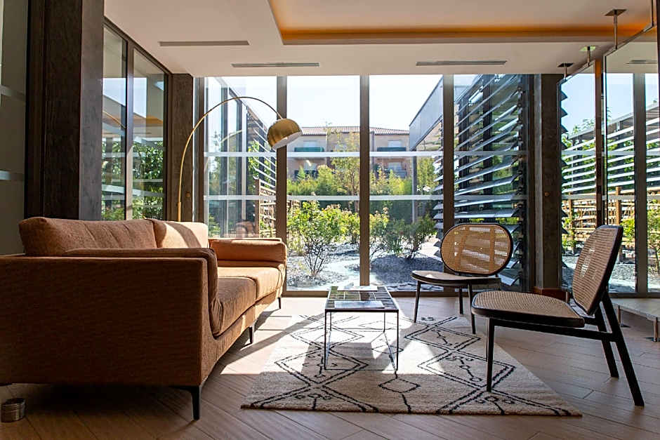 Zenitude Hotel la Valadiere, an Ascend Collection Hotel