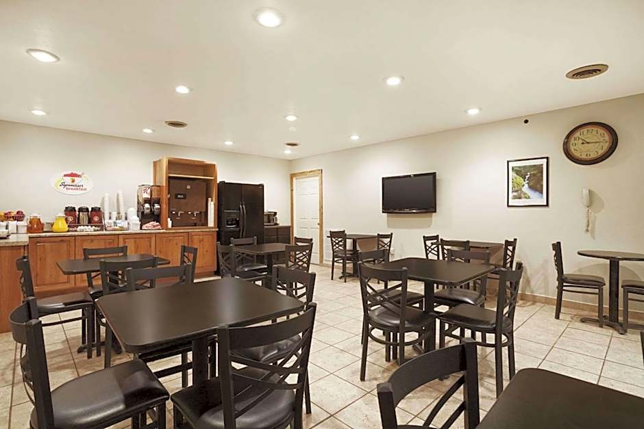 Super 8 by Wyndham Williston ND