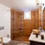 8 Rooms House